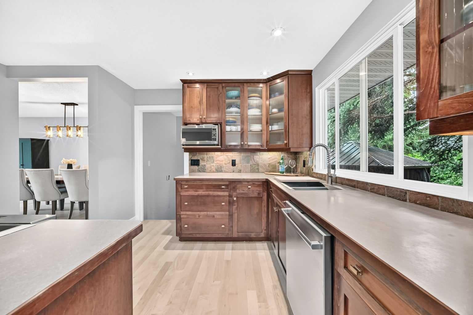 520 Oakwood Place SW — photo 4