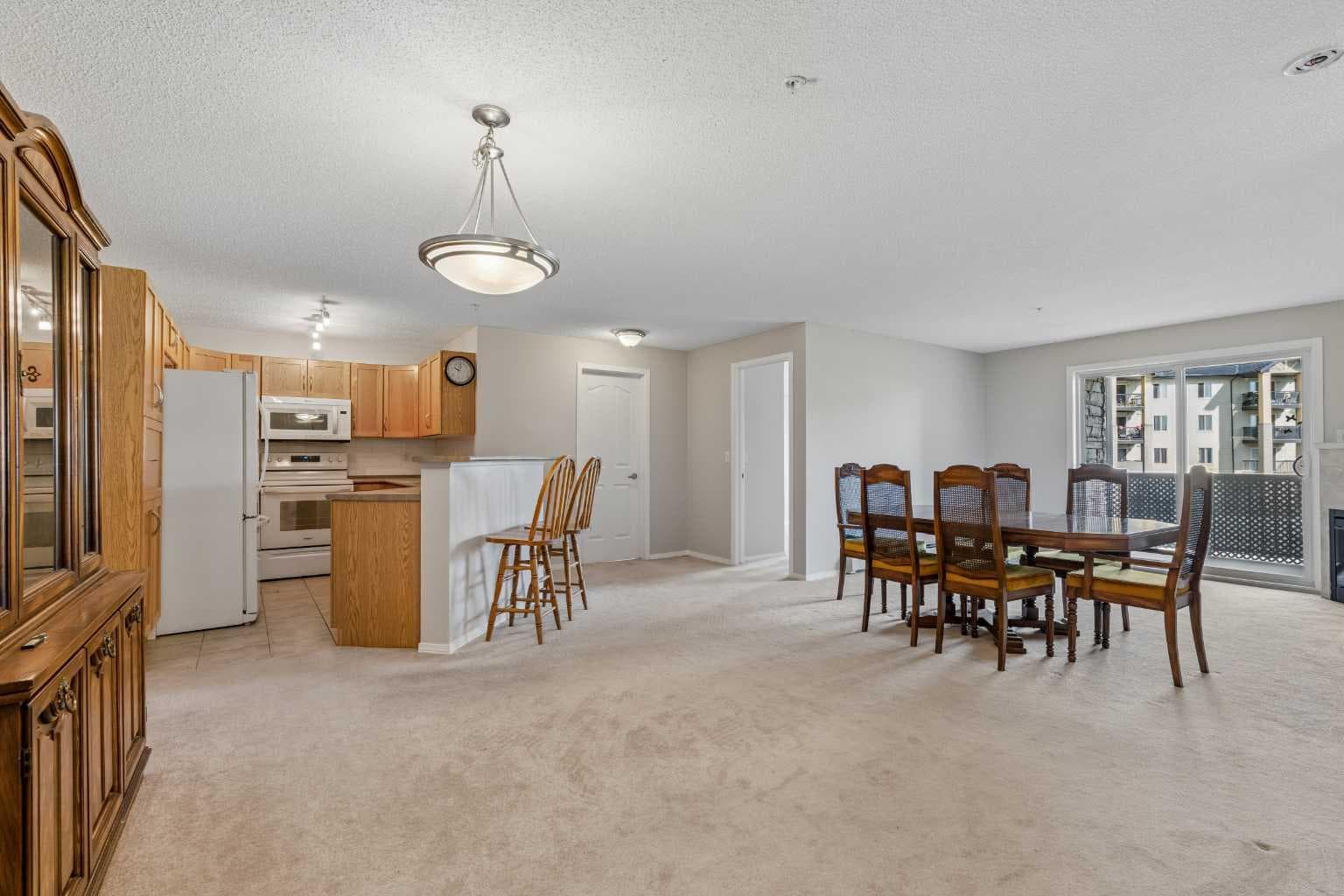 7207, 304 Mackenzie Way SW — photo 5