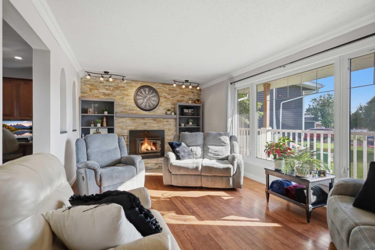 31 Willow Crescent — photo 3