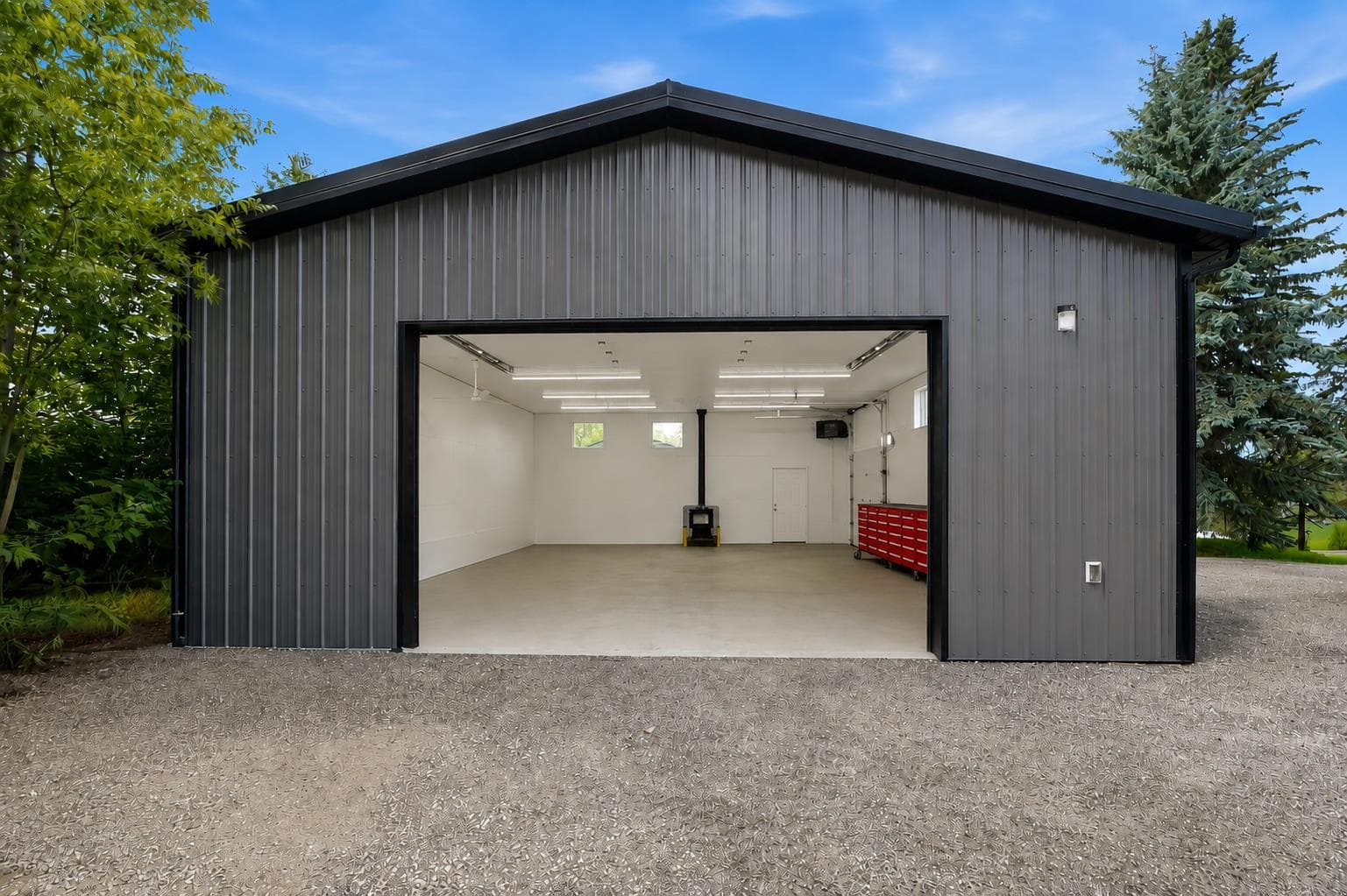 9 Stirling Close — photo 3