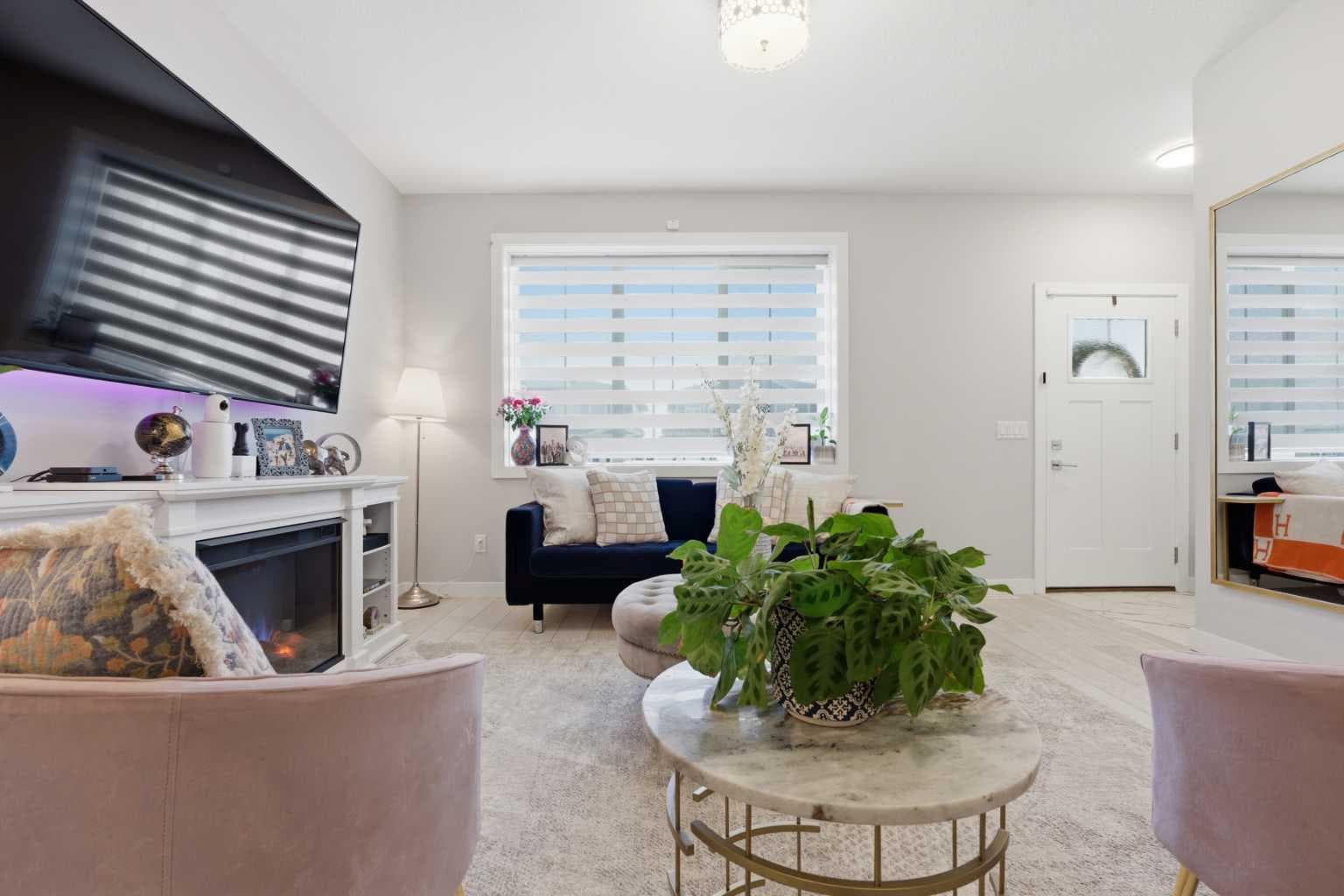 1053 west lakeview Drive — photo 4