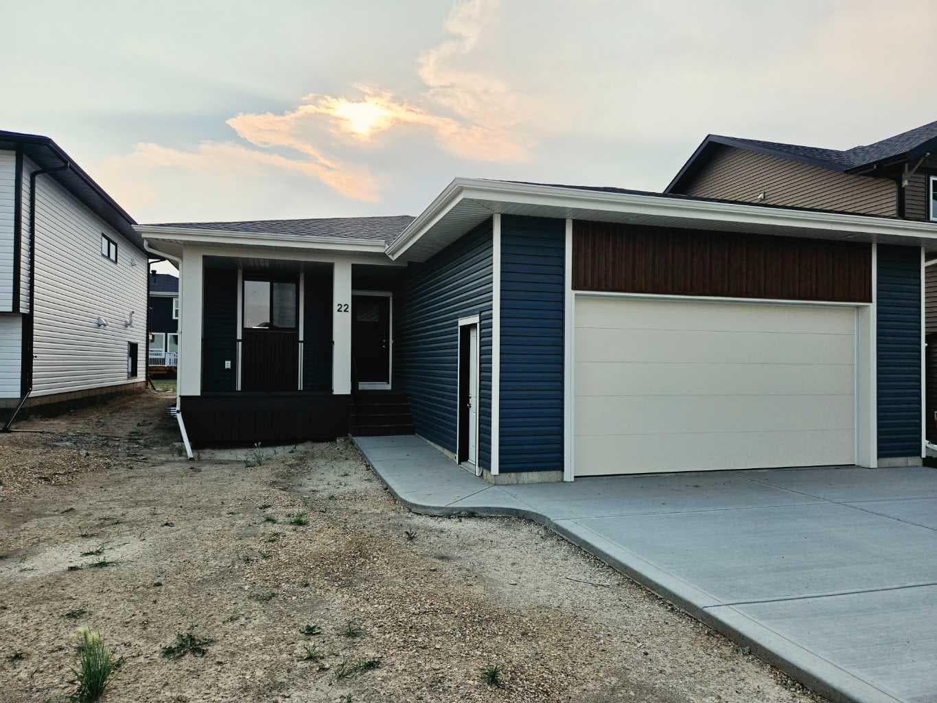 22 Tagish Avenue — photo 1
