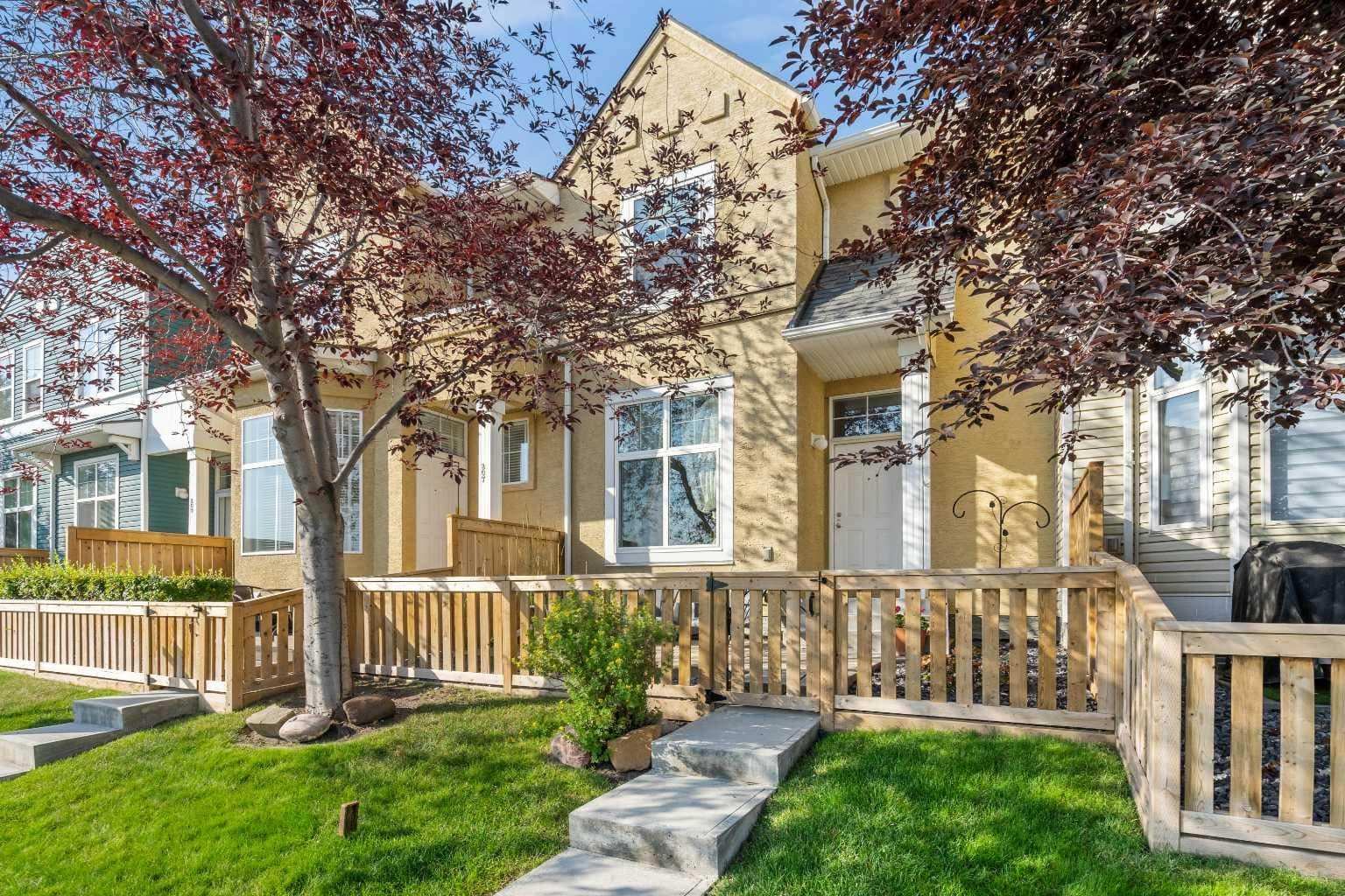 205 Mckenzie Towne Gate SE — photo 2