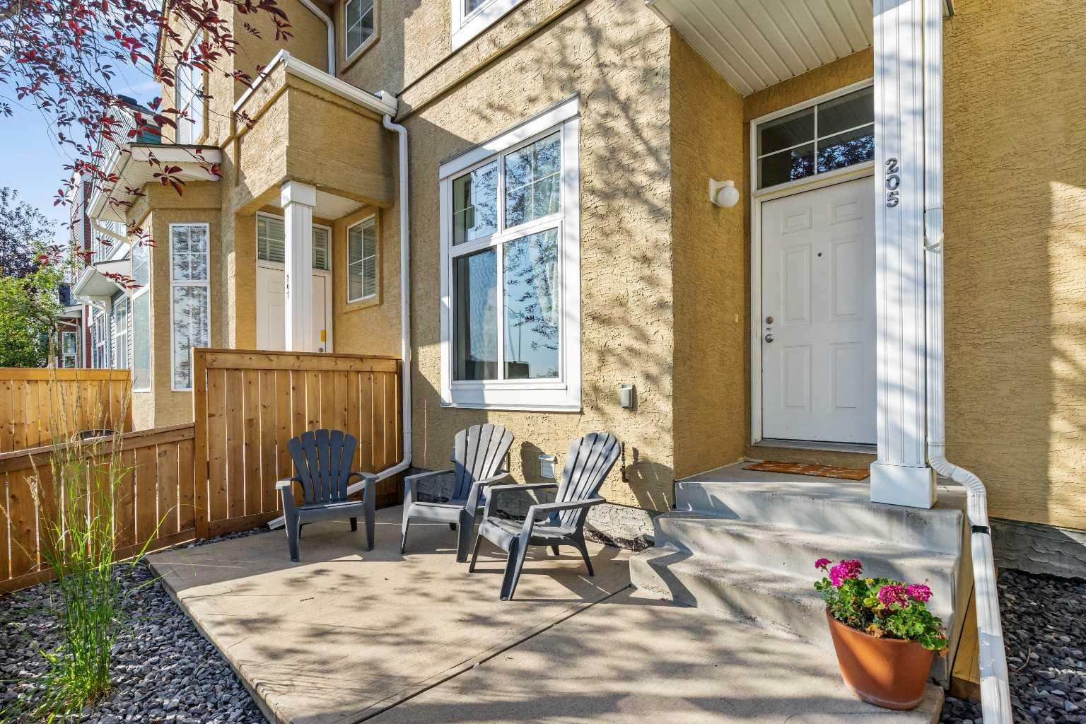 205 Mckenzie Towne Gate SE — photo 3