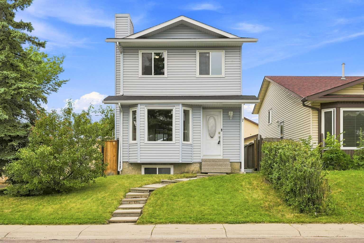 7 Falshire Close NE — photo 1