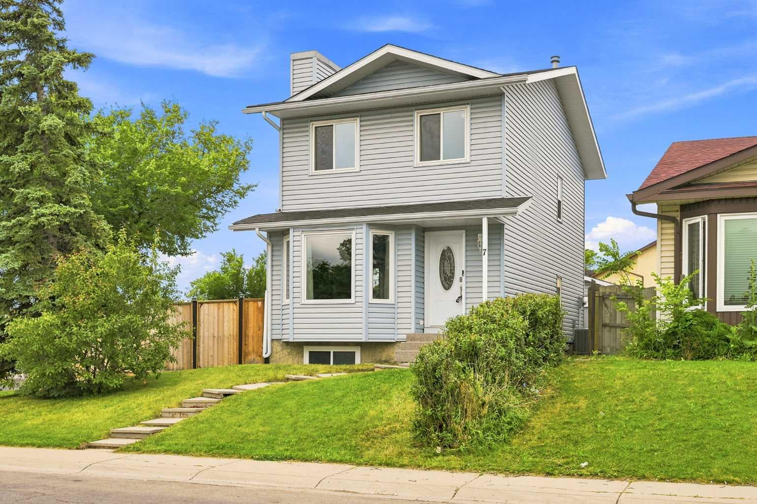 7 Falshire Close NE — photo 2