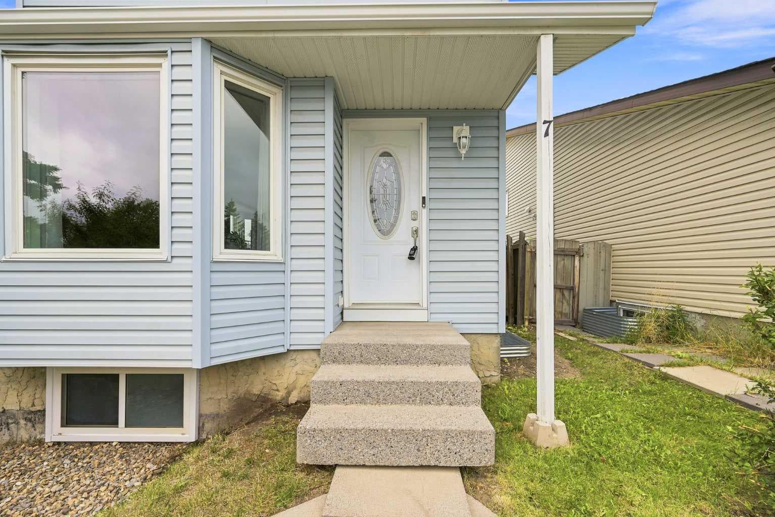 7 Falshire Close NE — photo 3