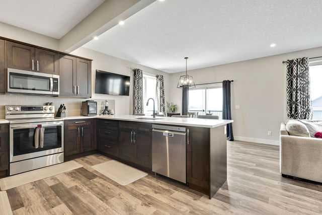 27 Gardner Close — photo 3