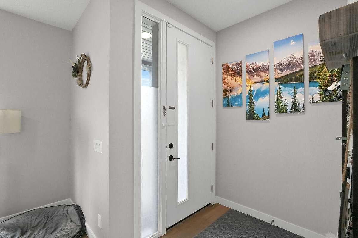 1139 Lanark Boulevard SE — photo 3