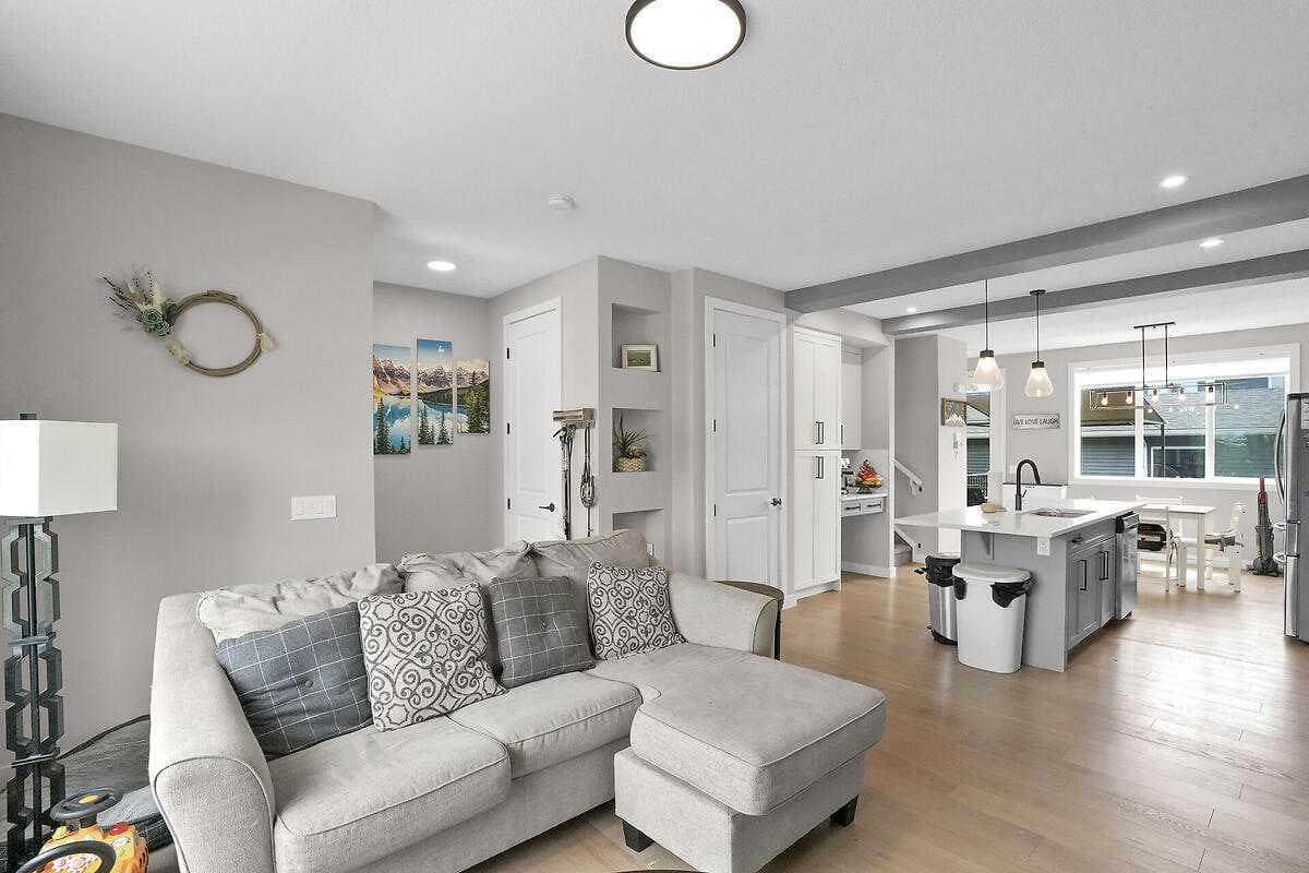 1139 Lanark Boulevard SE — photo 5
