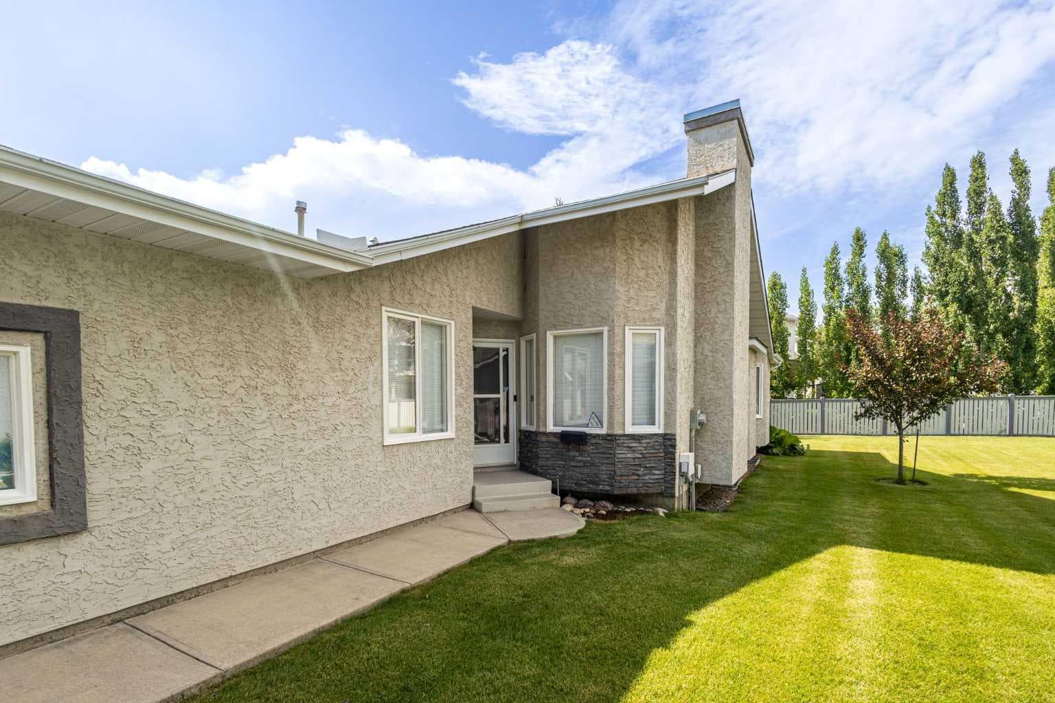 277 Arbour Cliff Close NW — photo 2