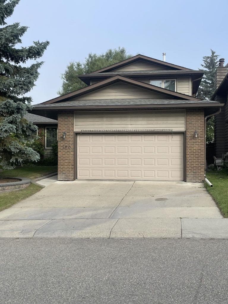 160 Hawkwood Way NW — photo 2