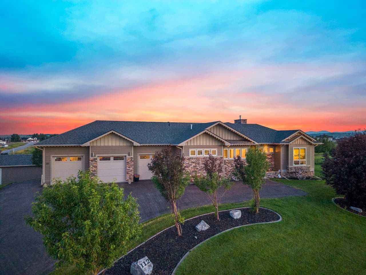 Detached in Green Haven Estates