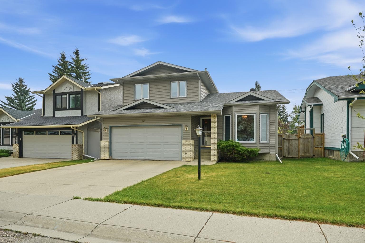 61 Shannon Crescent SW — photo 2