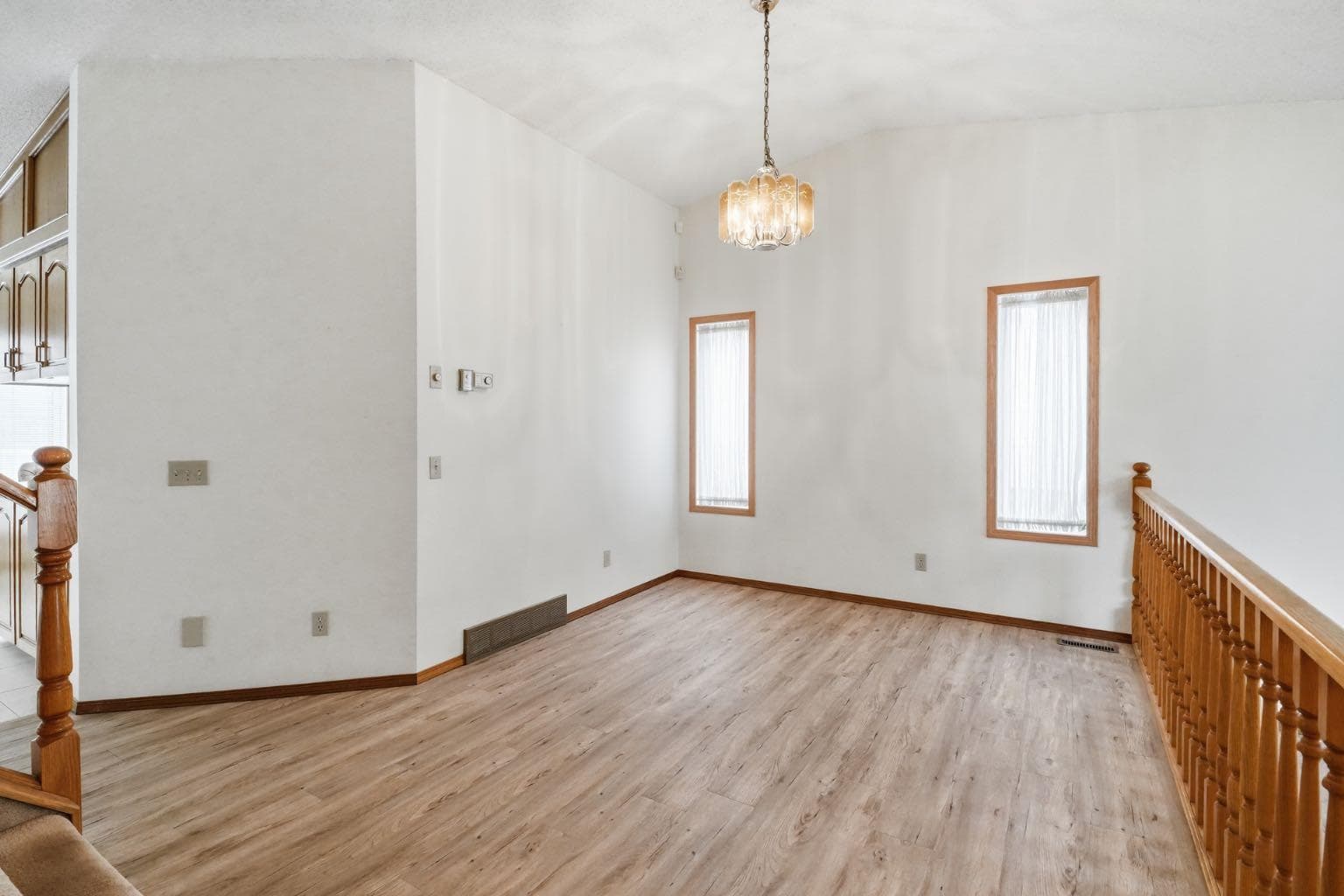 61 Shannon Crescent SW — photo 5