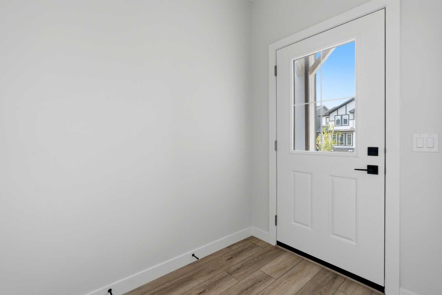 8581 Huxbury Drive NE — photo 2