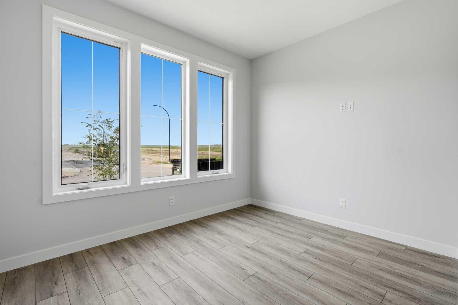 8581 Huxbury Drive NE — photo 3