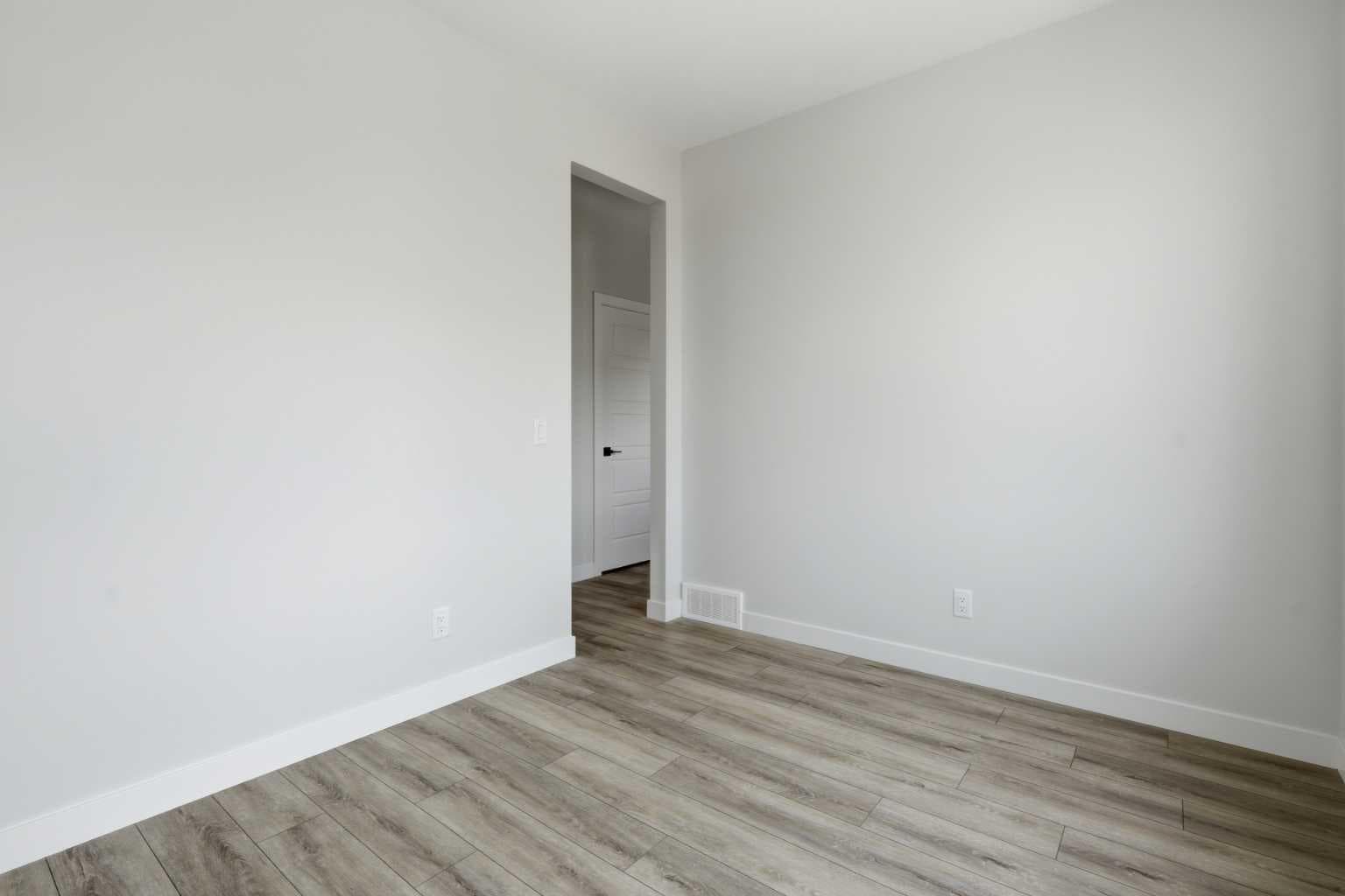8581 Huxbury Drive NE — photo 5