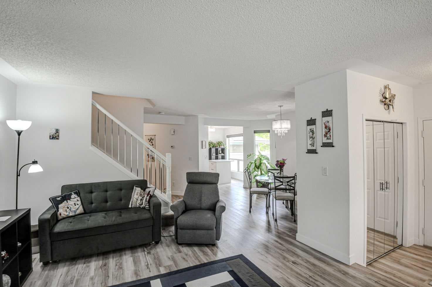 58 Sierra Morena Gardens SW — photo 4