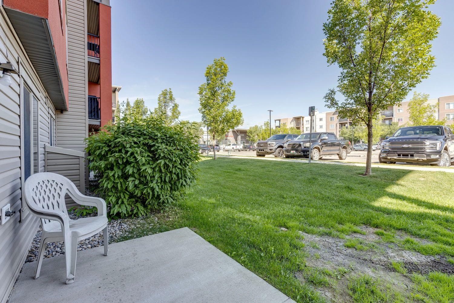 2117, 403 Mackenzie Way SW — photo 4