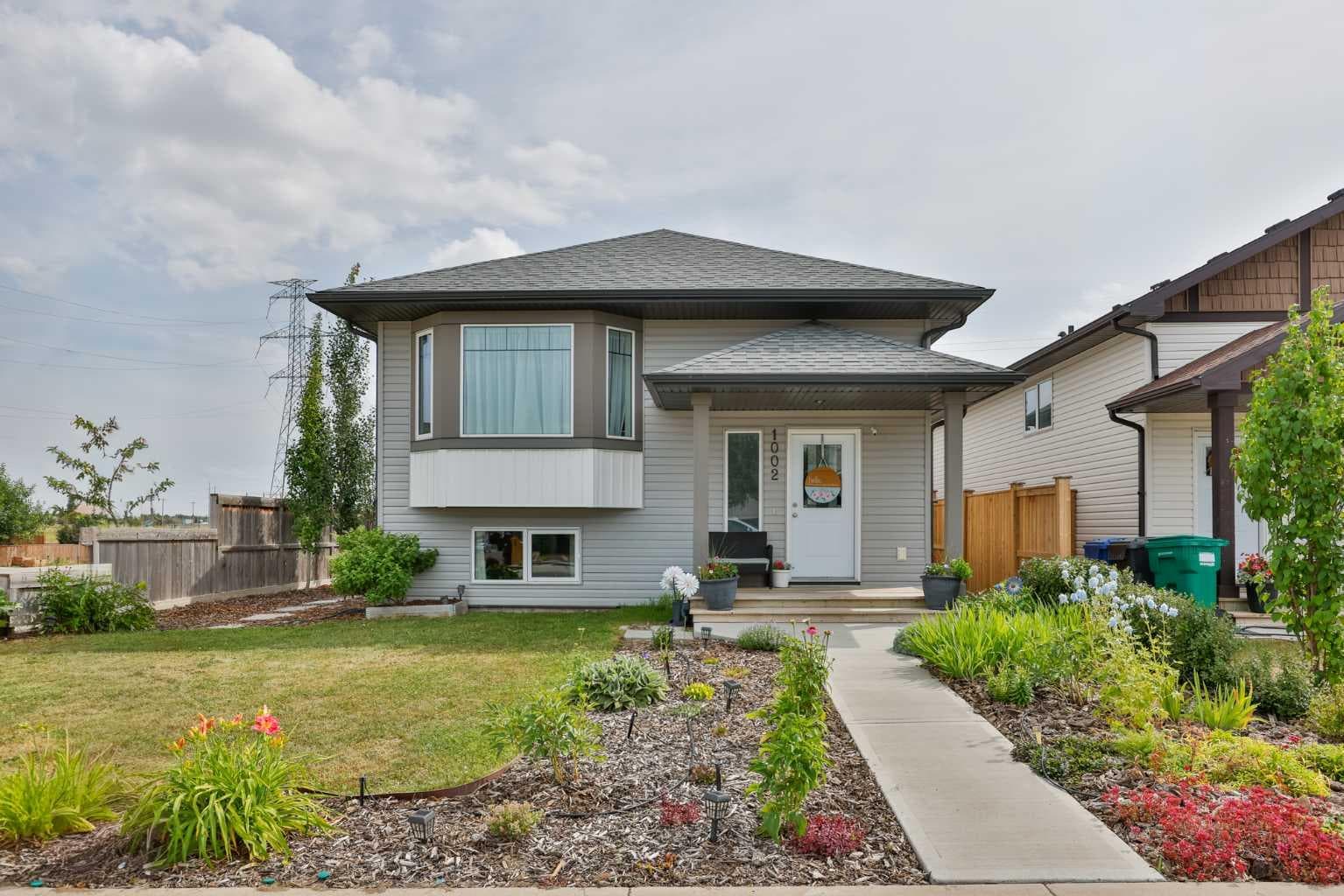 1002 Alice Birch Point N — photo 1