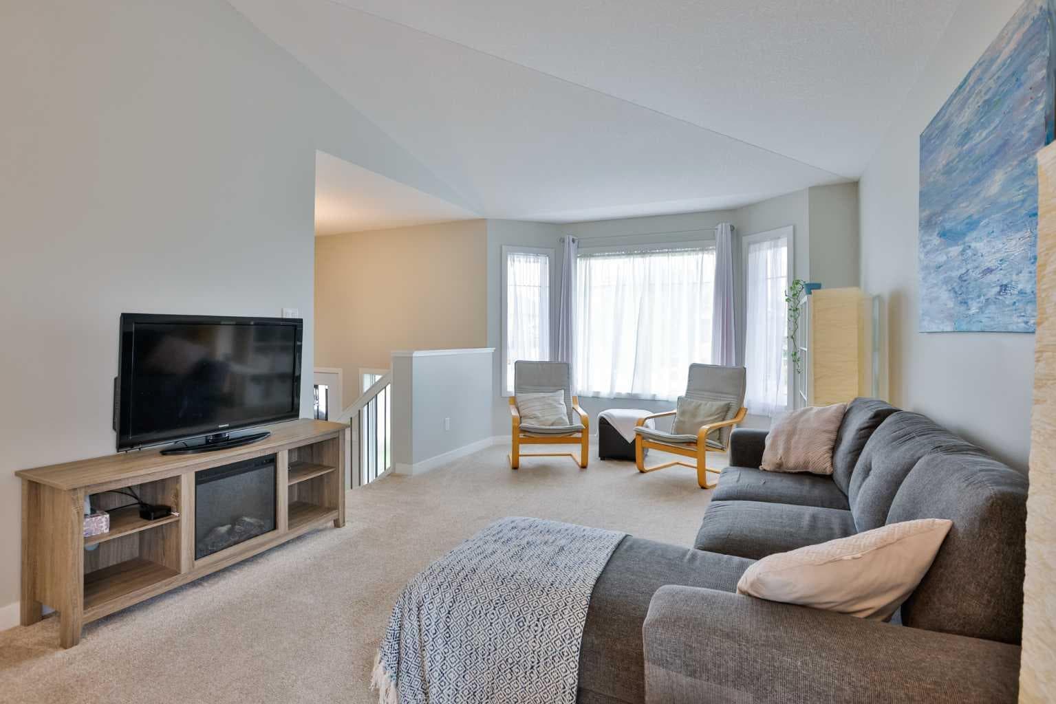 1002 Alice Birch Point N — photo 4