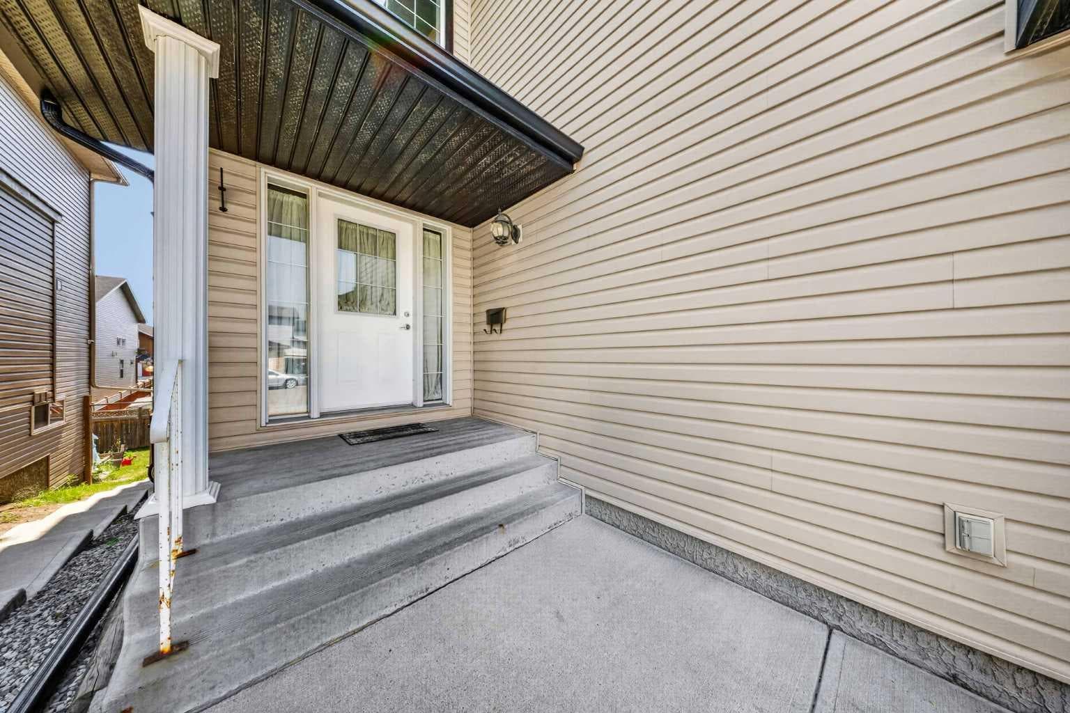 154 Saddleland Close NE — photo 4