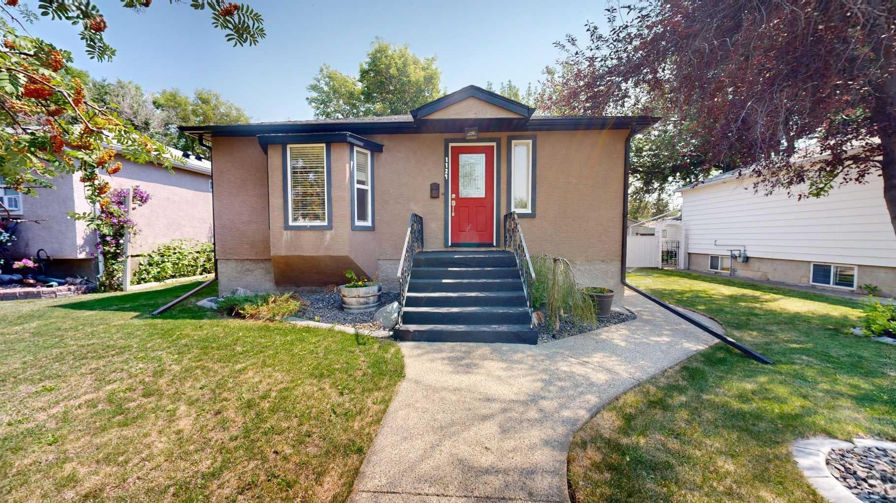 1129 20 Street S — photo 1