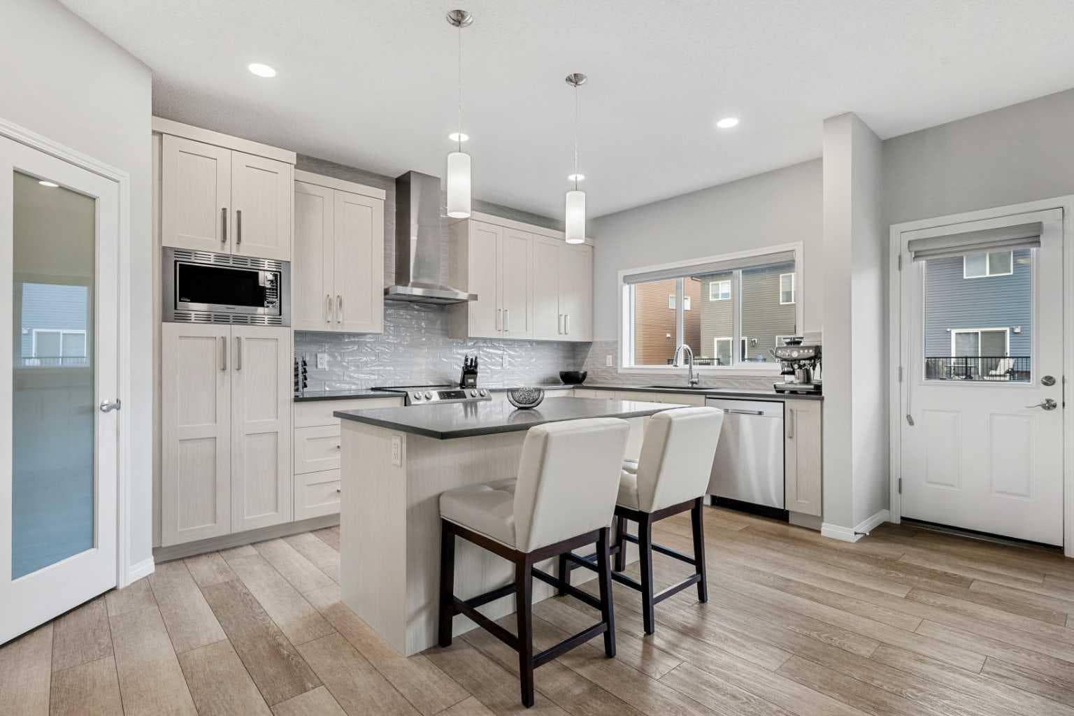 1020 Chinook Gate Heath SW — photo 3