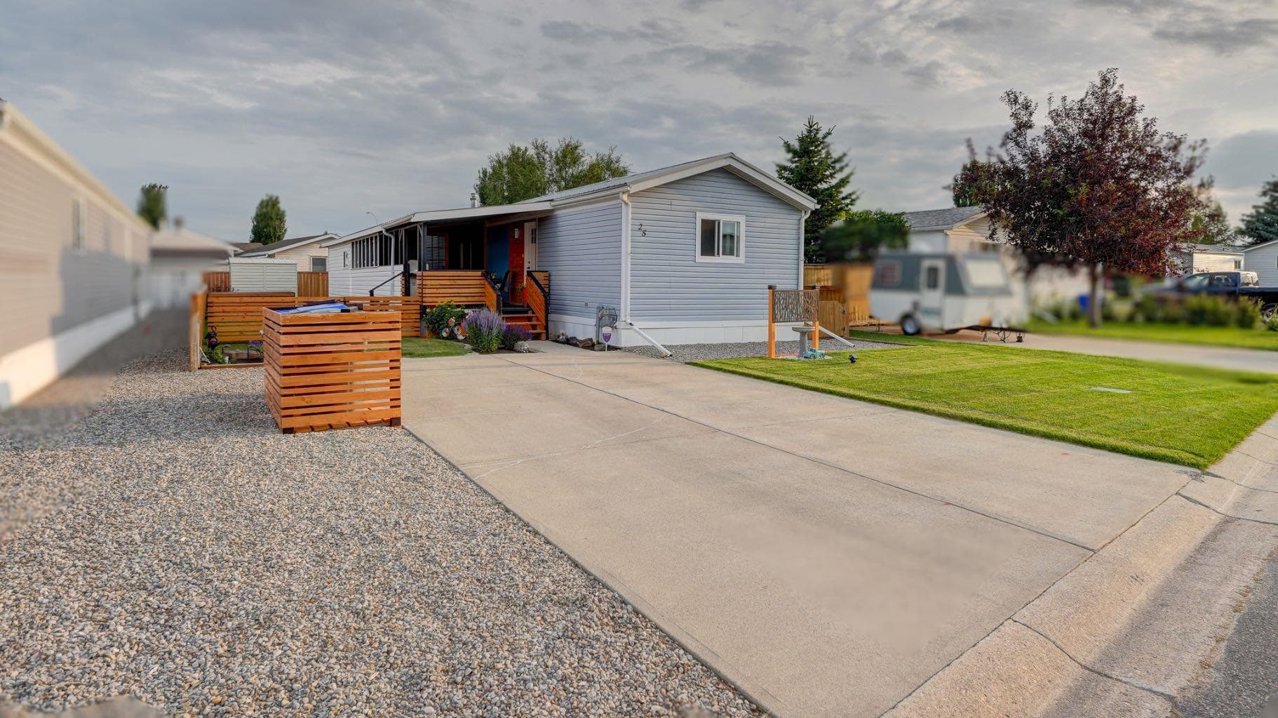 25 Westover Crescent W — photo 3