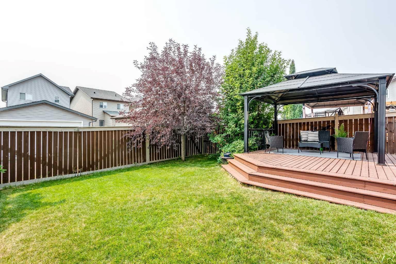 1153 Kingston Crescent SE — photo 3
