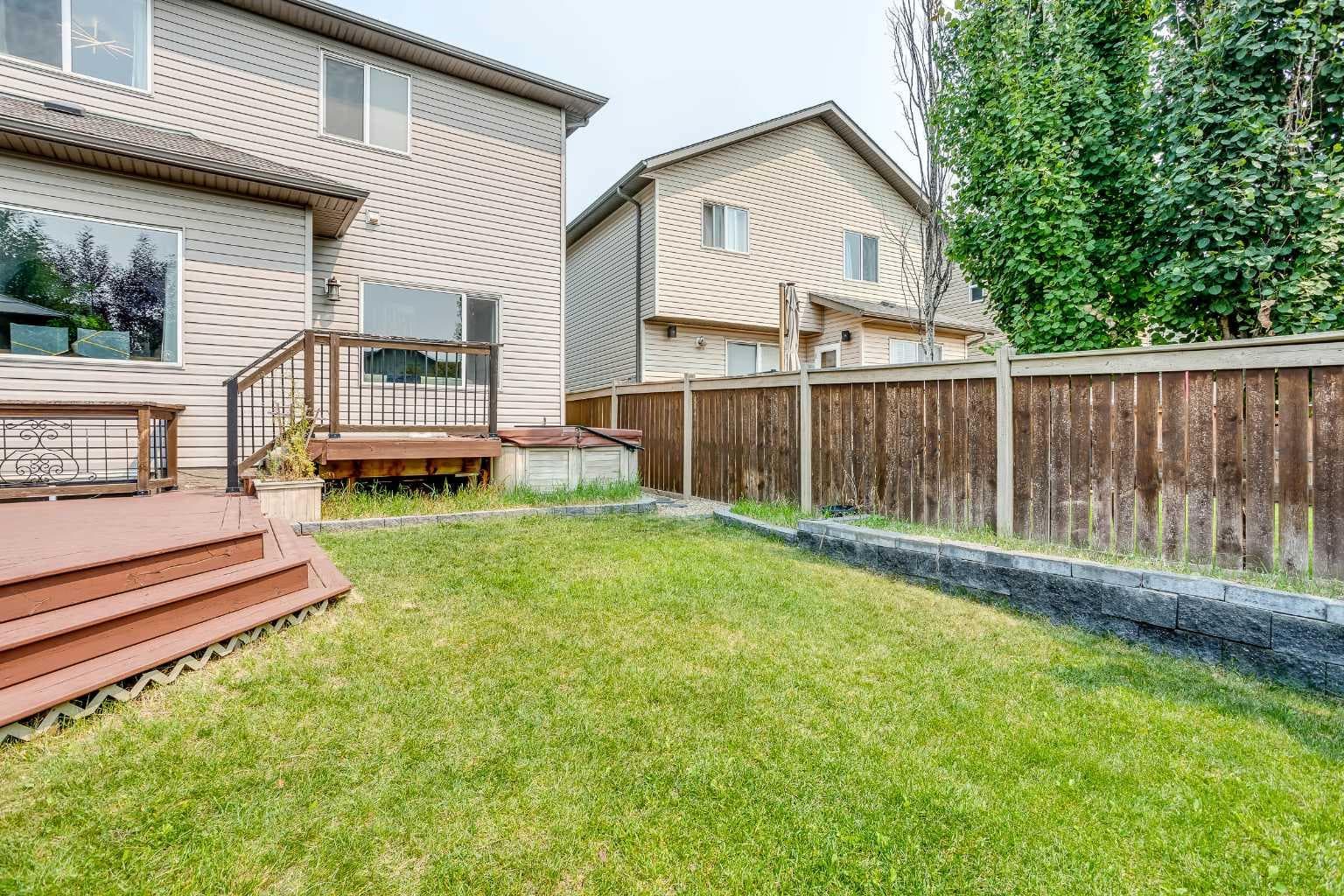 1153 Kingston Crescent SE — photo 5