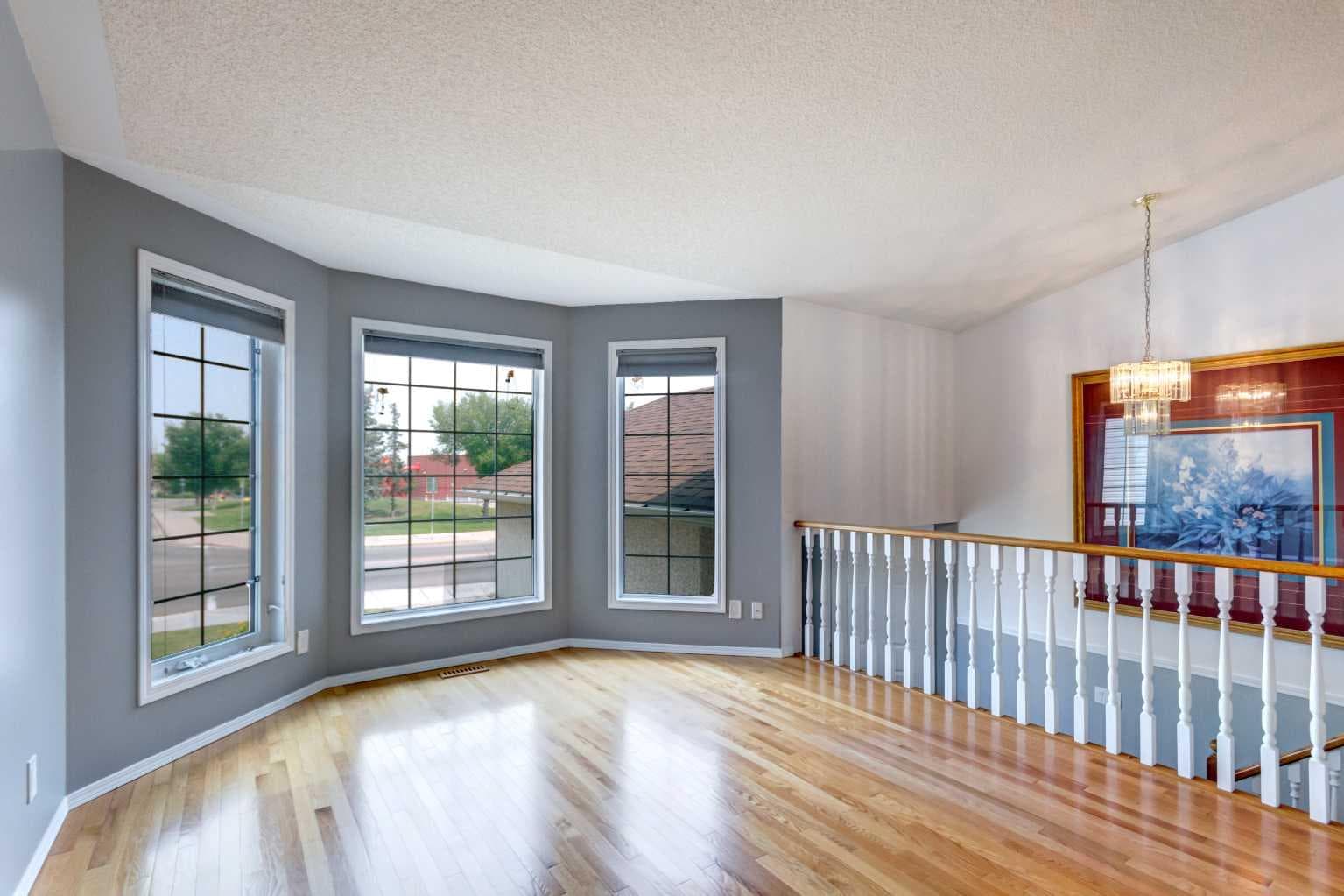 411 Shawinigan Drive SW — photo 4