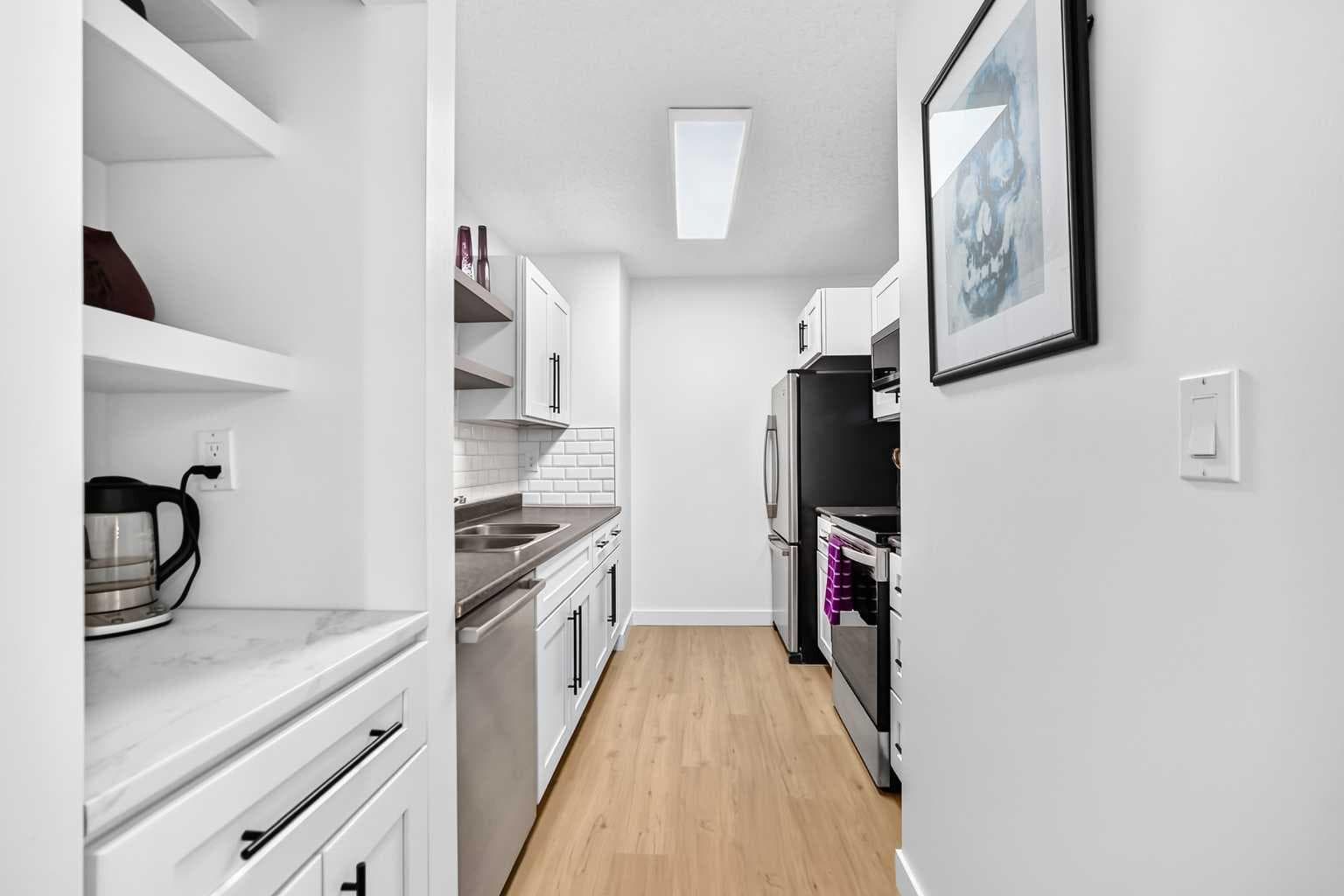 D, 109 Stanley Avenue — photo 4