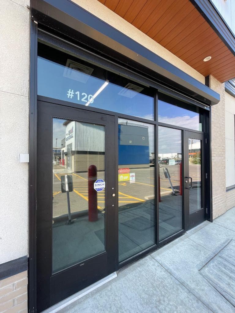 5335 Dufferin Boulevard SE — photo 3