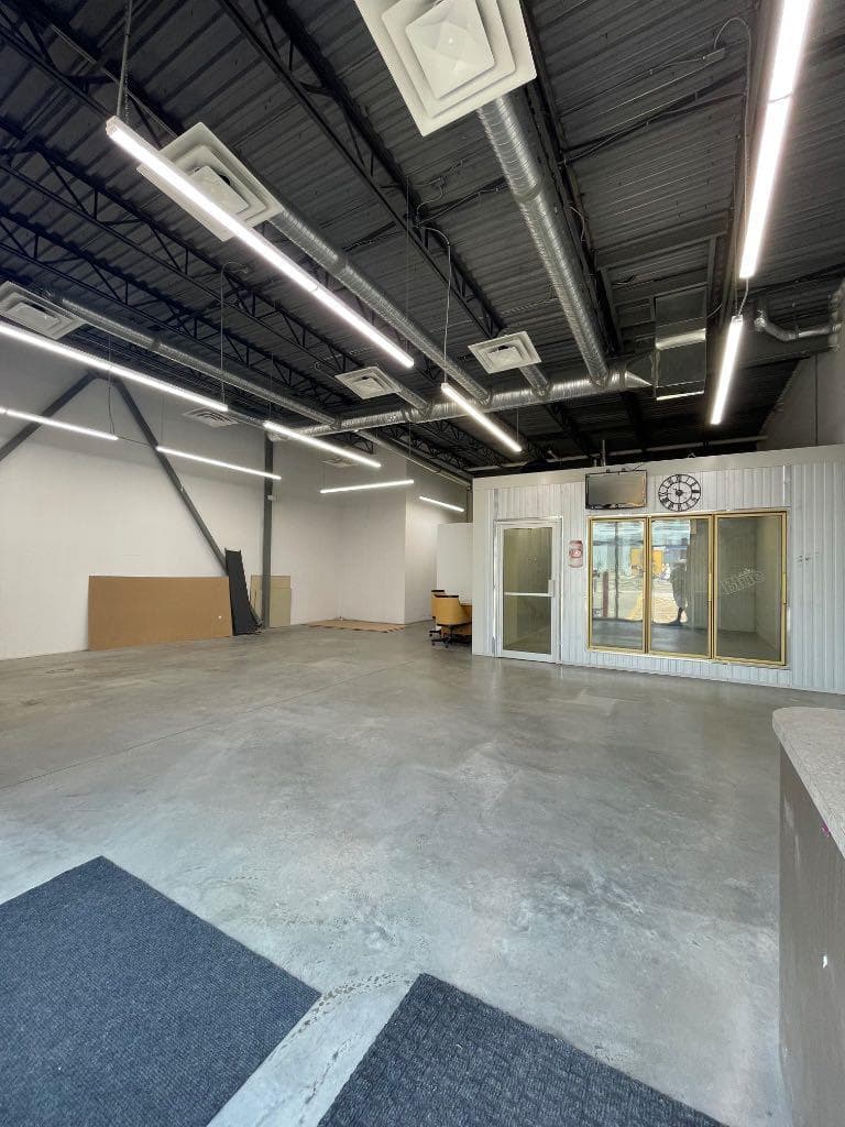 5335 Dufferin Boulevard SE — photo 4