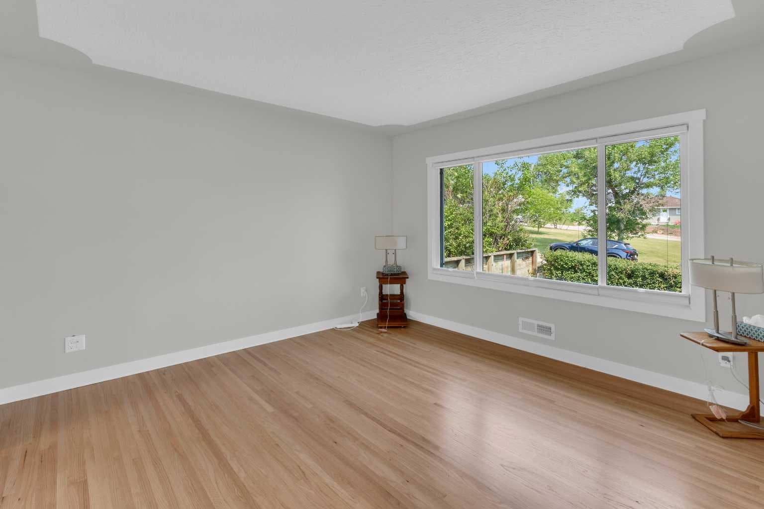 1 Thorncliffe Crescent NW — photo 5