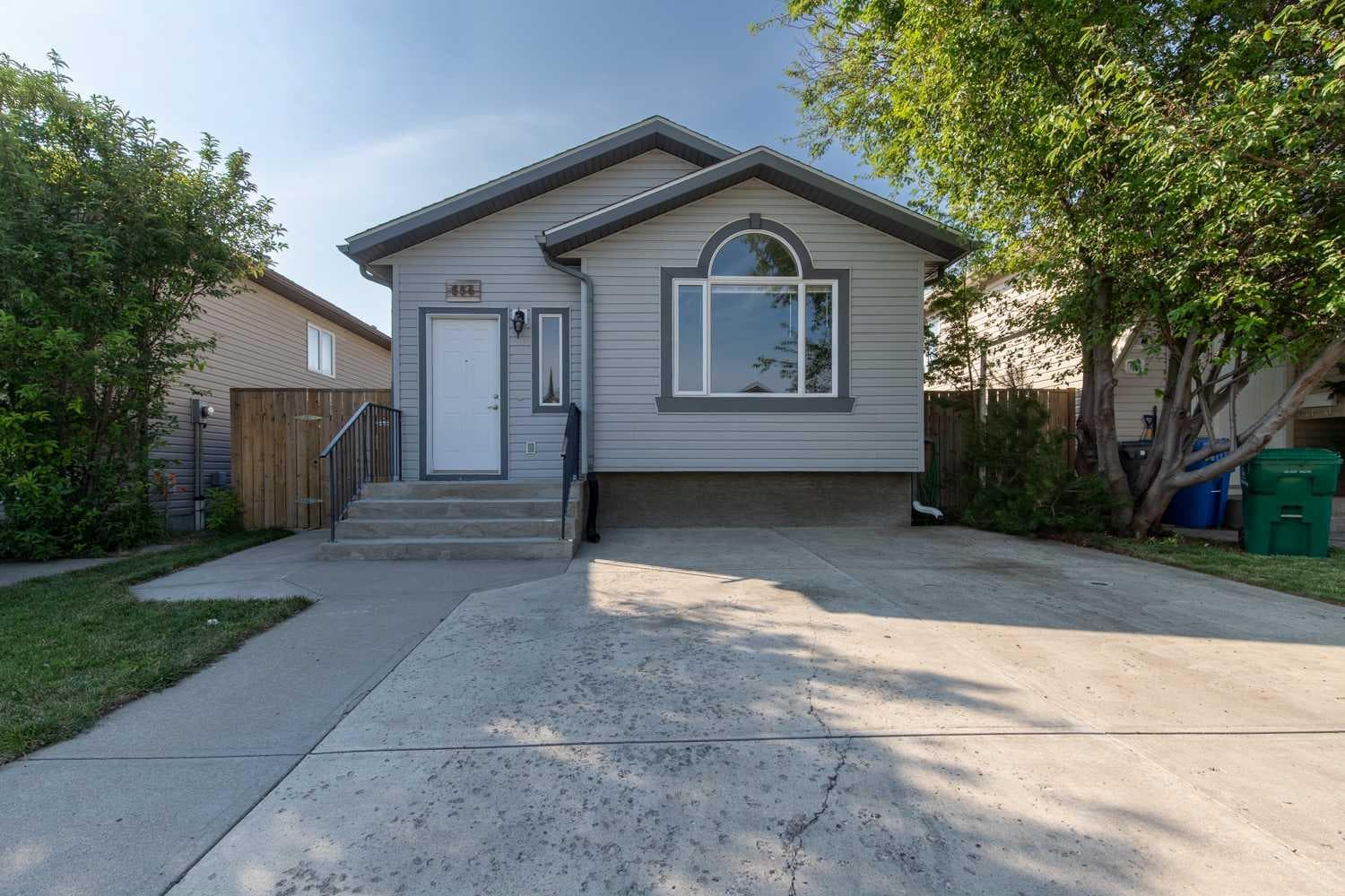 654 Blackfoot Terrace W — photo 1