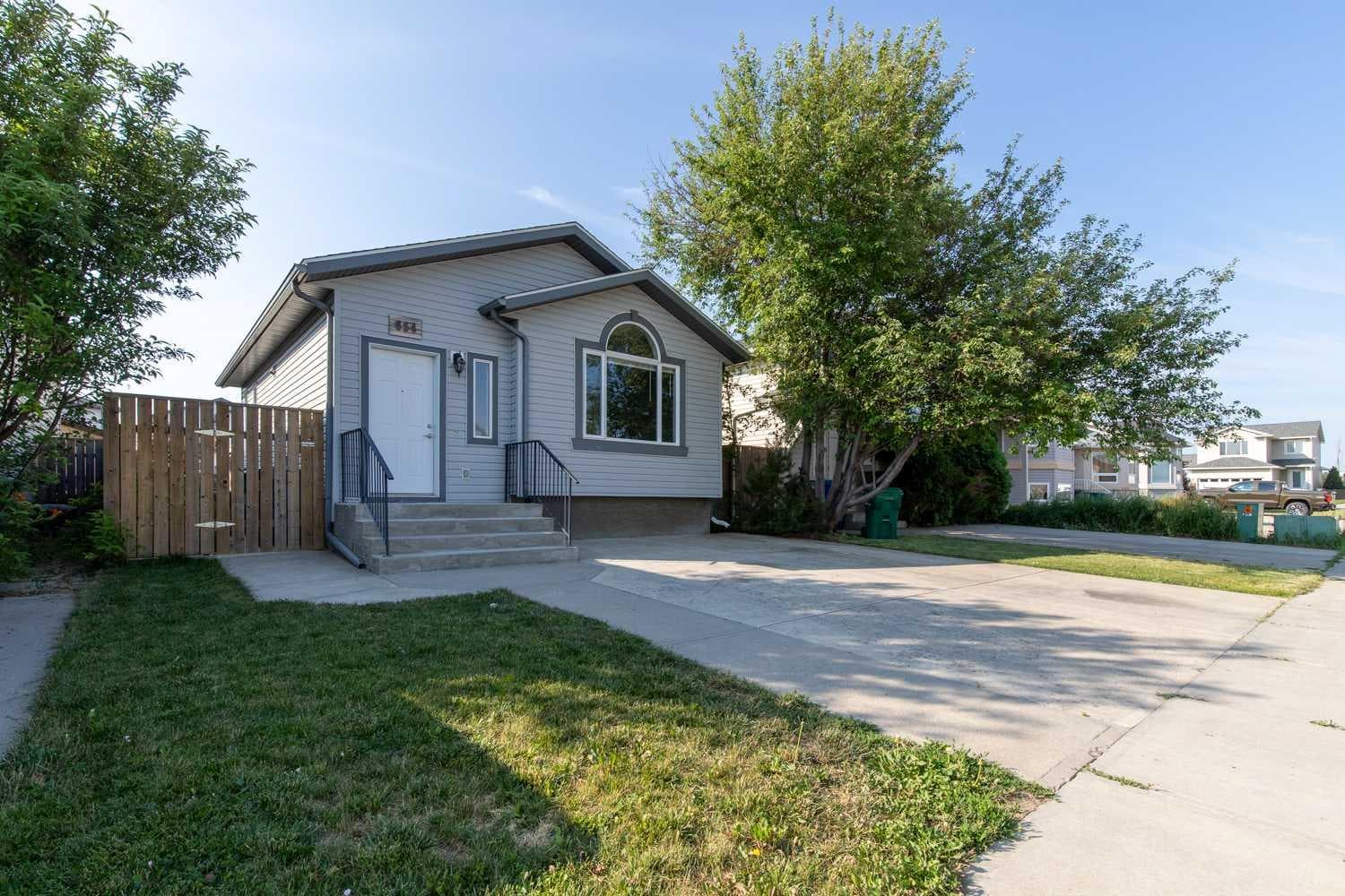 654 Blackfoot Terrace W — photo 2