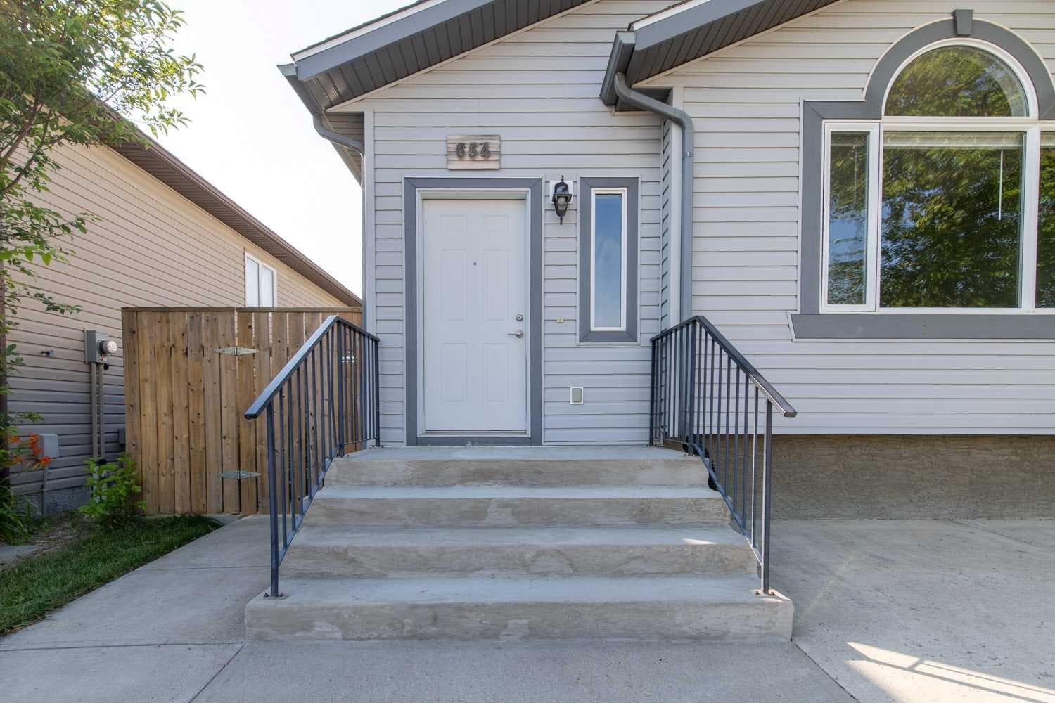 654 Blackfoot Terrace W — photo 3