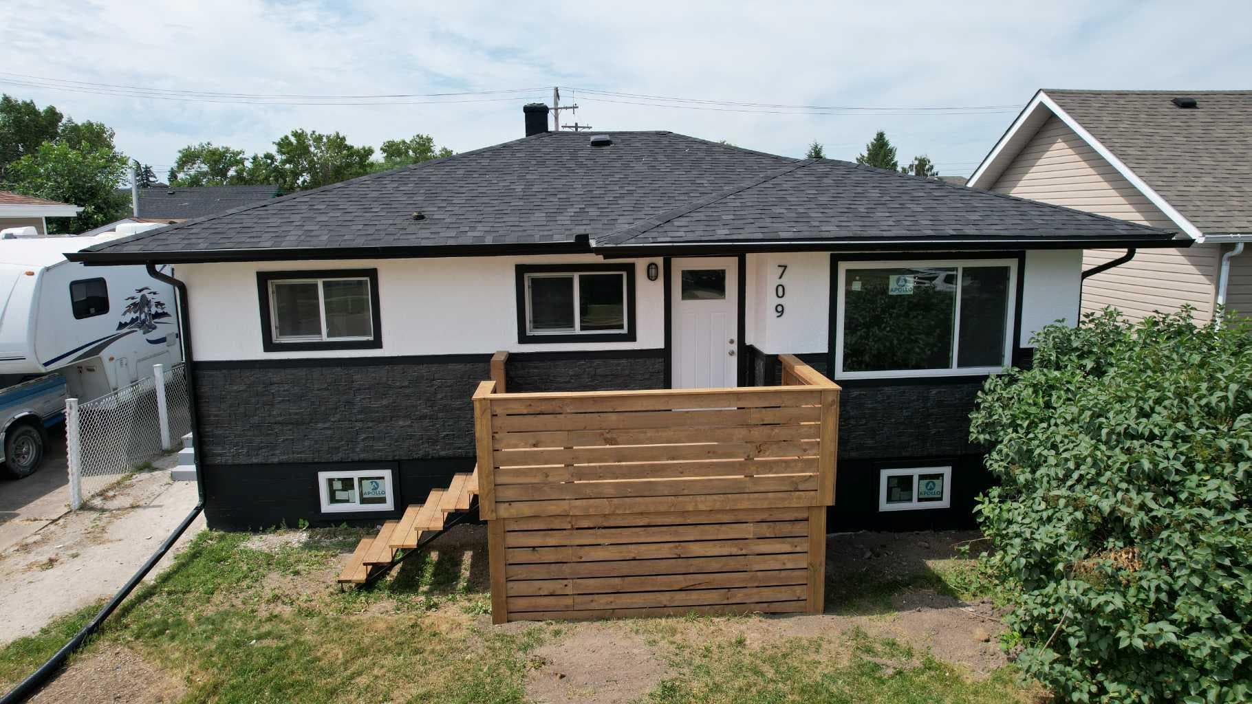709 centre Street — photo 1