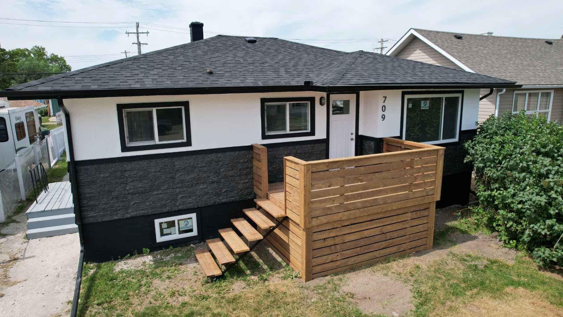 709 centre Street — photo 2