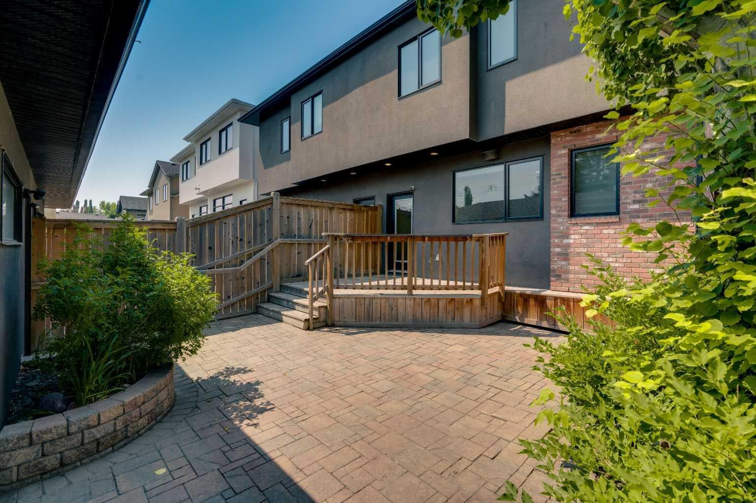 1721 44 Avenue SW — photo 3