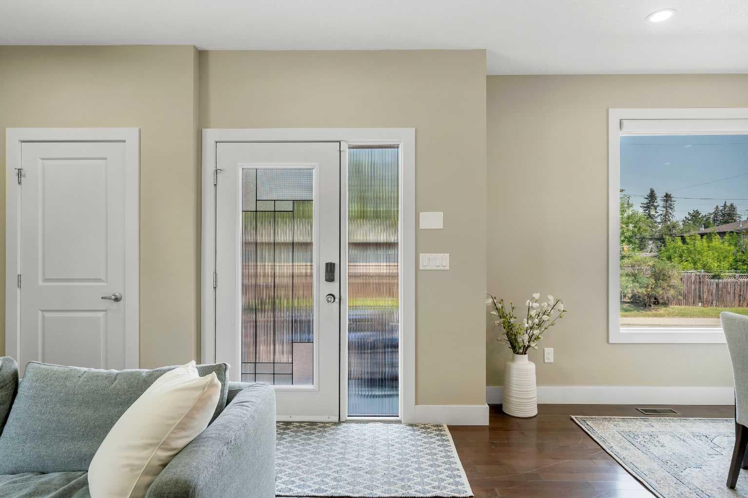 1721 44 Avenue SW — photo 5