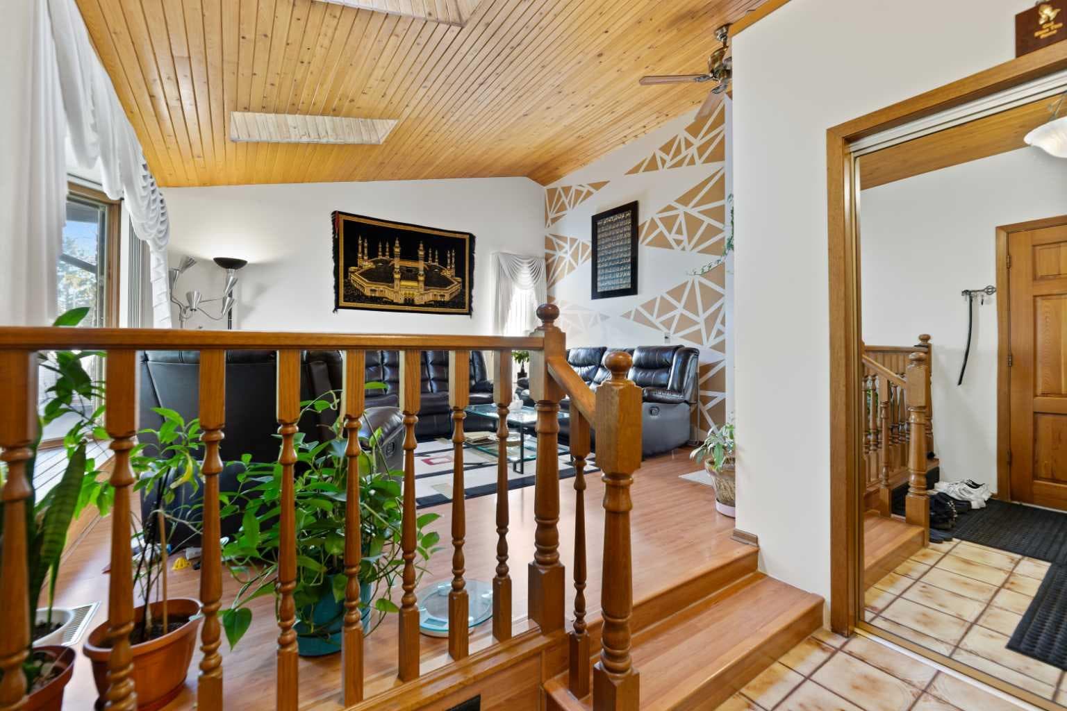 48 Castleglen Court NE — photo 4