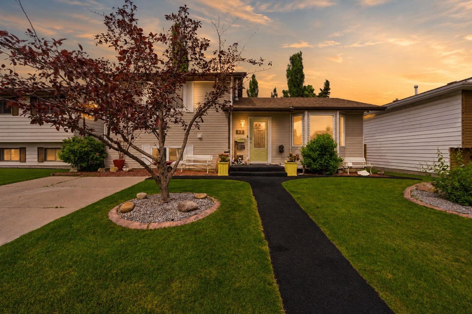 62 Rupert Crescent — photo 1