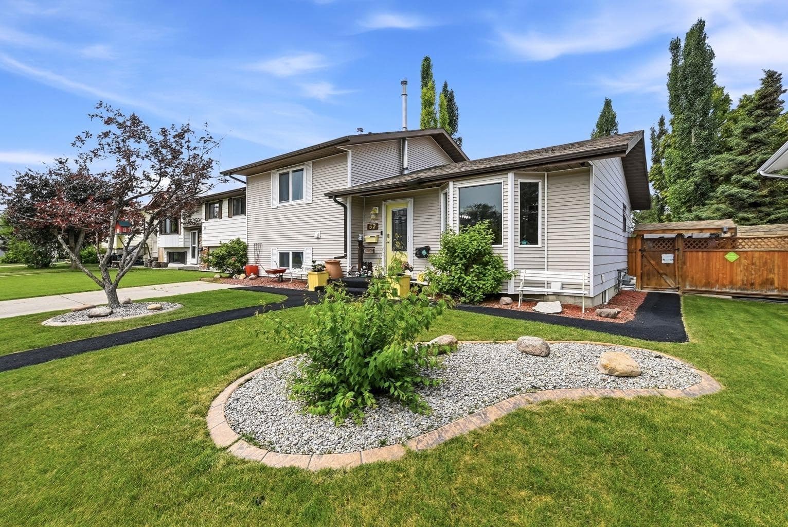 62 Rupert Crescent — photo 2