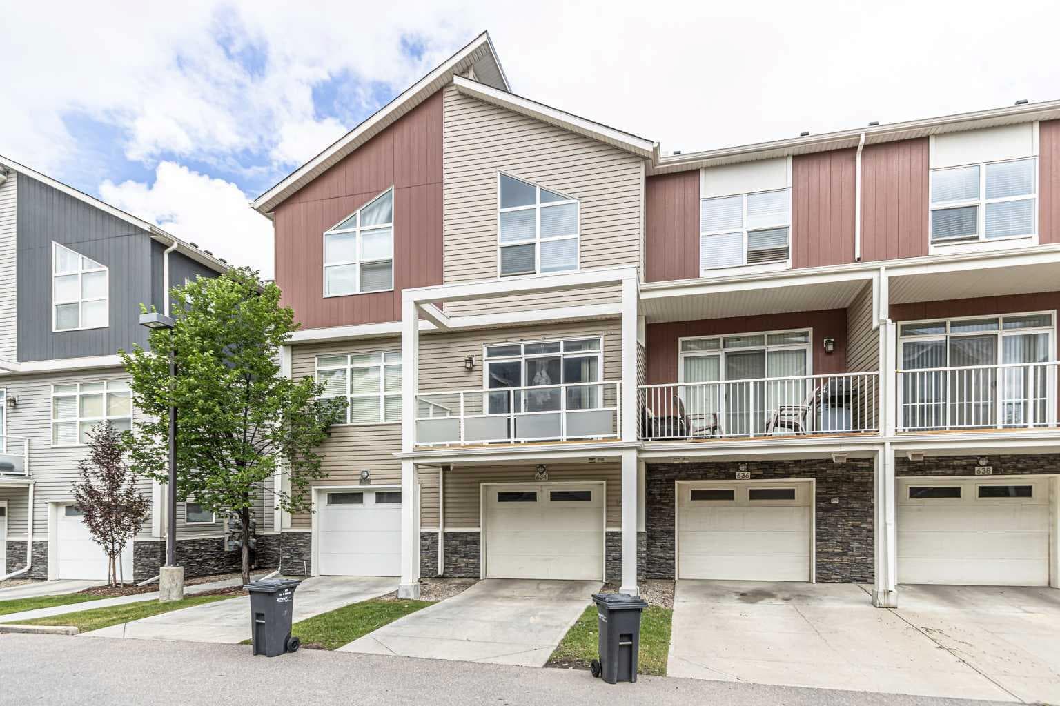 634 Redstone View NE — photo 1