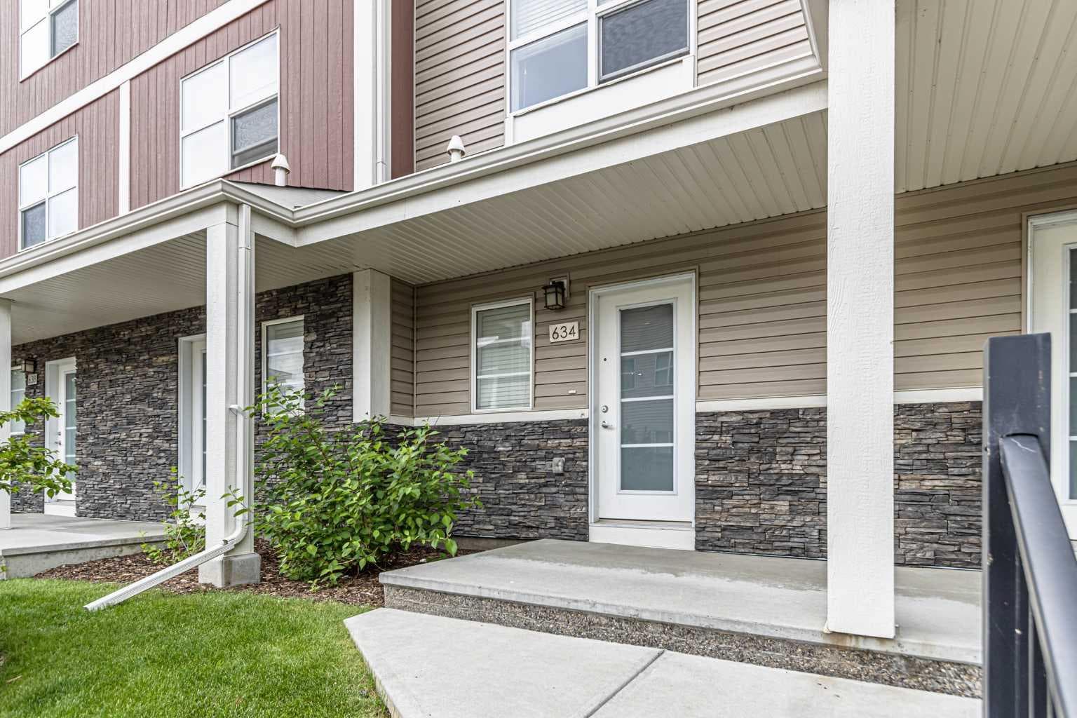 634 Redstone View NE — photo 2
