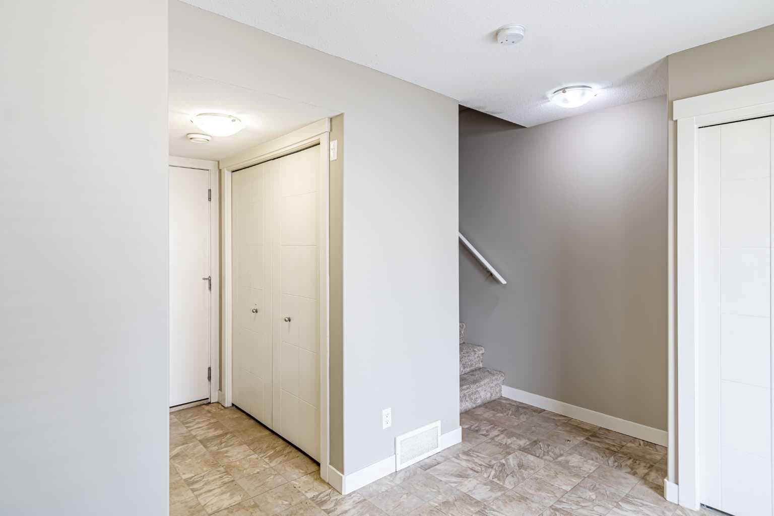 634 Redstone View NE — photo 4
